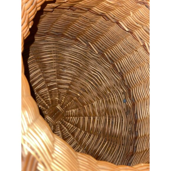 Vintage Large Rattan Laundry Hamper with Carrying Handle & Lid - Picture 6 of 9